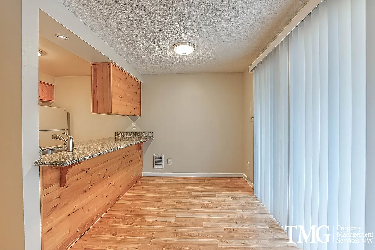 Building Photo - Cambria Apartments