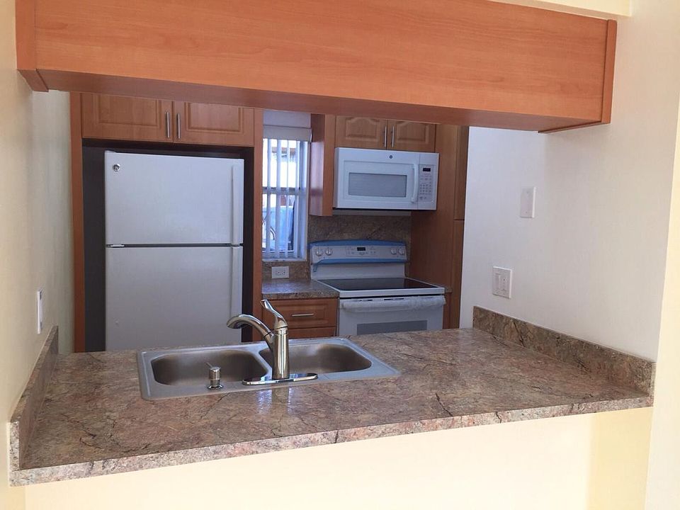 1st image of 908 Twin Lakes Dr