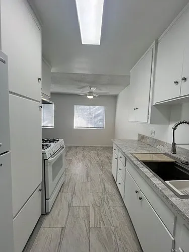 905 Edgewood St #2 Photo 1