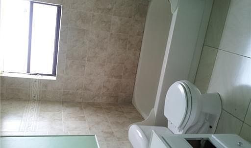 3rd image of 1013 Manor Drive #5D