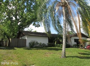913 Feather Dr, Deltona, FL 32725