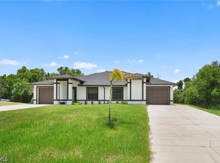 668 Chemstrand St E, Lehigh Acres, FL 33974