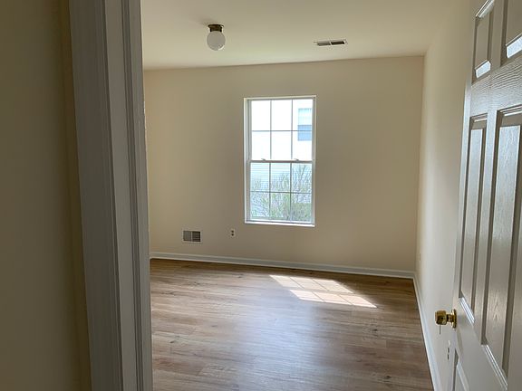 3rd image of 1403 Shore Rd #1