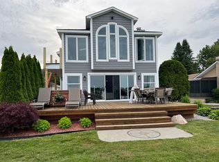 9659 River Rd, Algonac, MI 48001