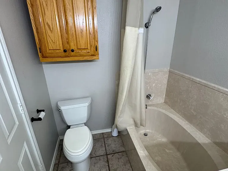 8174 FM 1402 — Photo 11