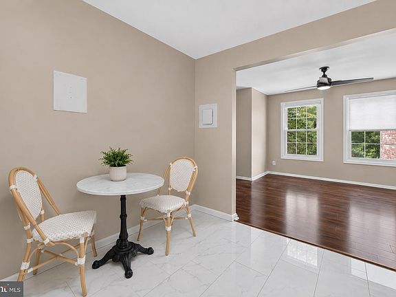 3rd image of 854 Quince Orchard Blvd APT 202