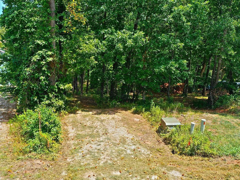 1st image of 20 Hidden Falls Dr