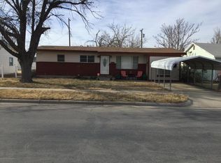 1910 Colgate Dr, Perryton, TX 79070