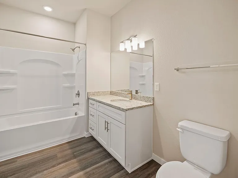 Holmes Corner Apartments — Photo 9