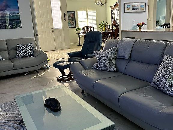 5th image of 108 W Flamingo Cir