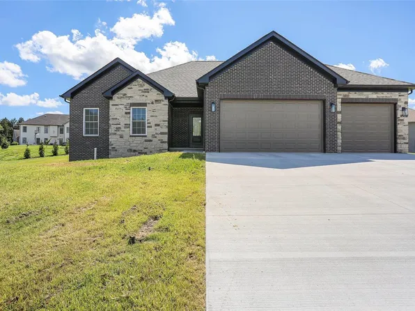 174 Cedar Berry Dr, Washington, MO 63090