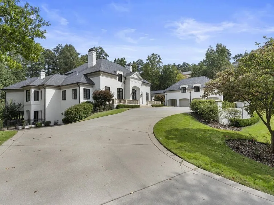 997 Davis Dr