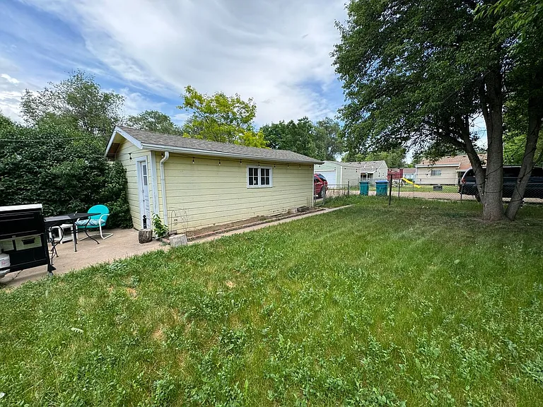 220 Bishop St — Photo 12