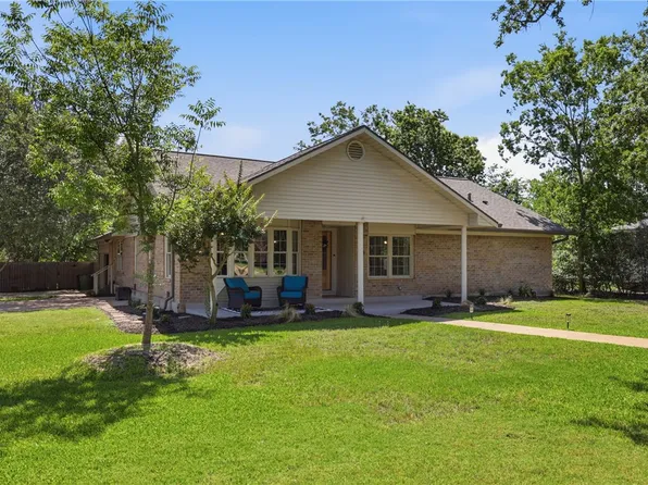 515 Crescent Dr, Bryan, TX 77801
