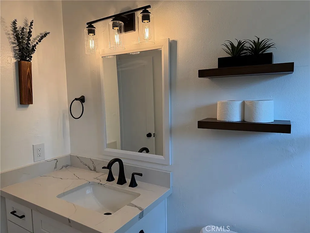 2 bed, 950 sqft, $3,495 — Photo 1