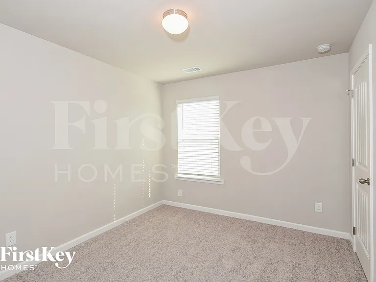 4954 Hillstone Dr — Photo 12