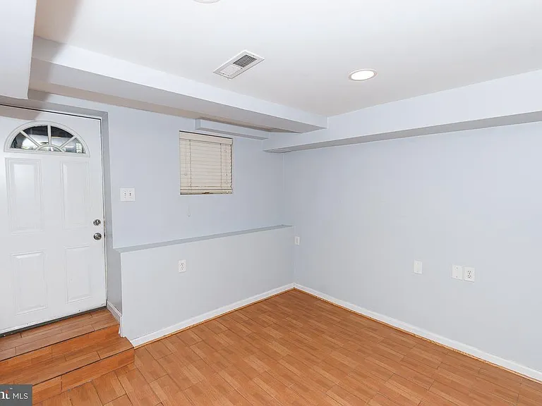 1437 E Capitol St SE #B — Photo 13