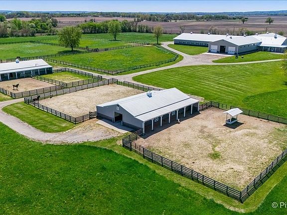 3rd image of 15917 Kishwaukee Valley Rd