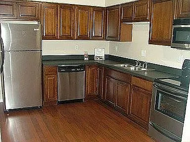 3 bed, 2.5 bath, 1254 sqft, $2,000 — Photo 4