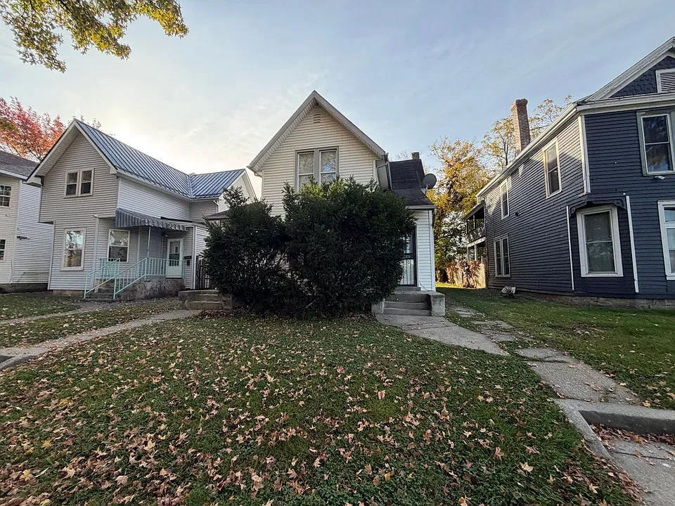 128 E Taber St