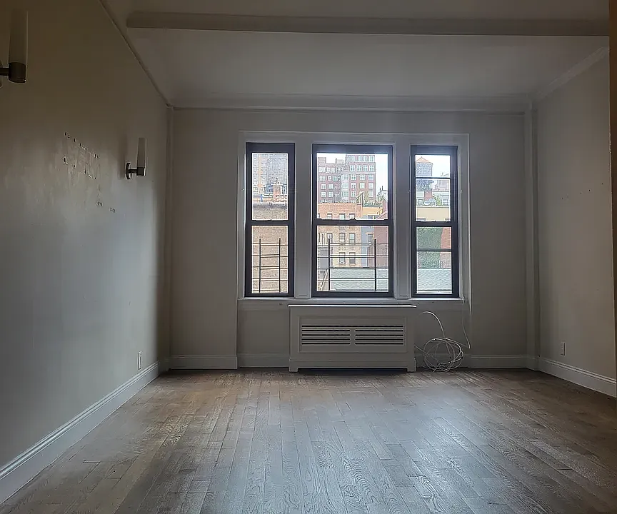 115 E 82nd St #6D