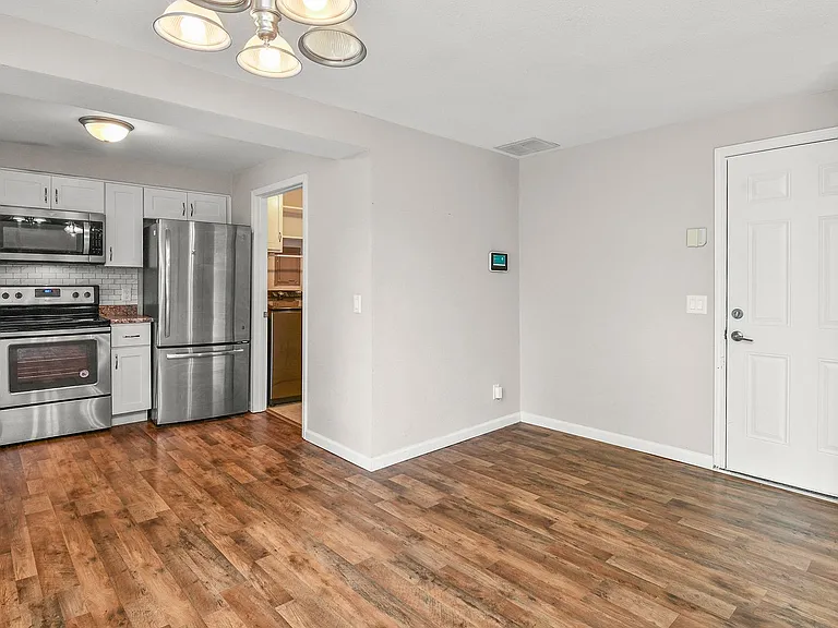 2626 W Hanover Dr — Photo 6