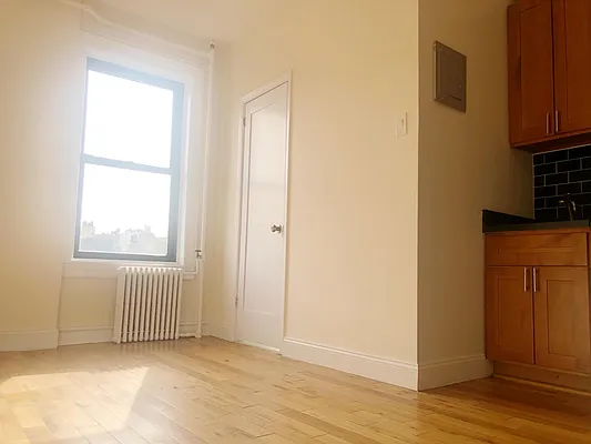 Rented by City Connections Realty | media 11