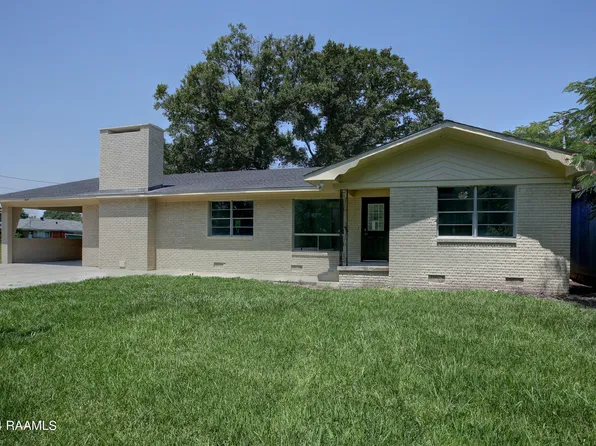1622 S State St, Abbeville, LA 70510