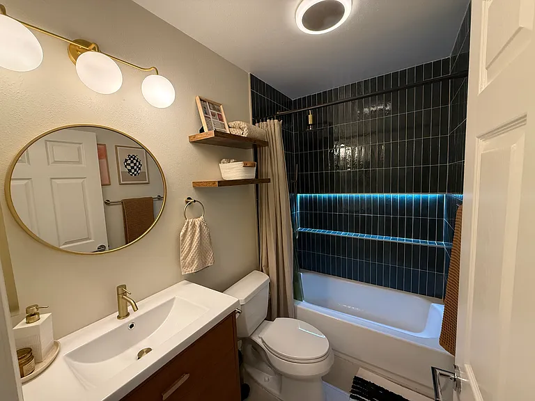 1608 Cedar Ave — Photo 2