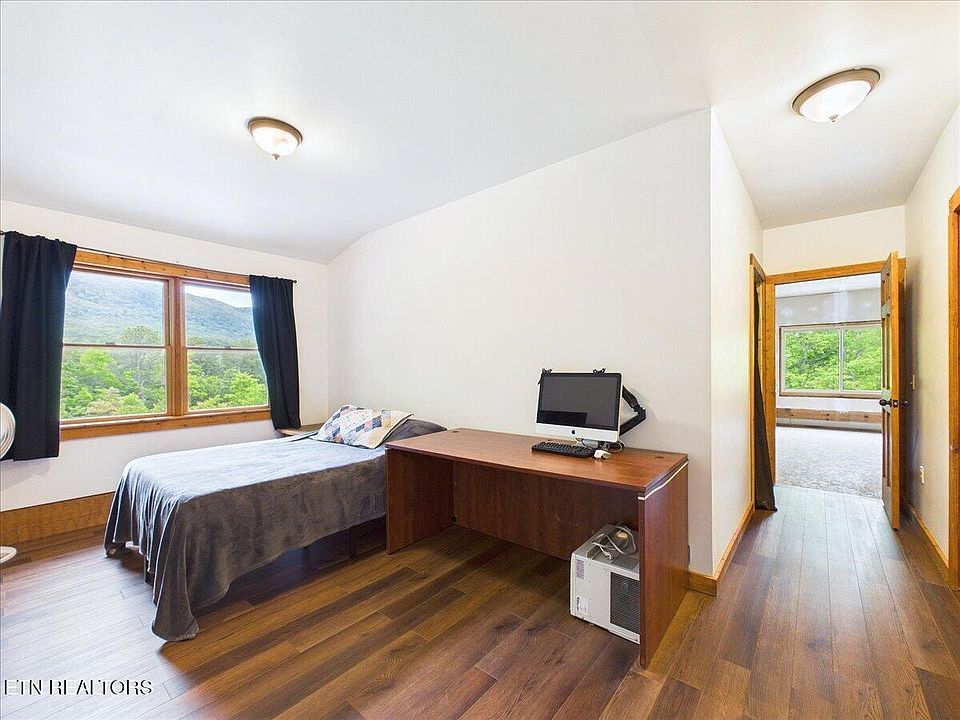 34th image of 1457 Smithfield Rd