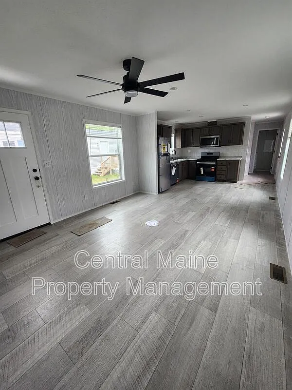 2 bed, 2.0 bath, 840 sqft, $1,350 — Photo 2