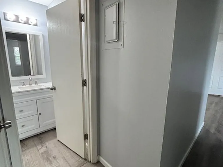 608 N Woodland Dr — Photo 9