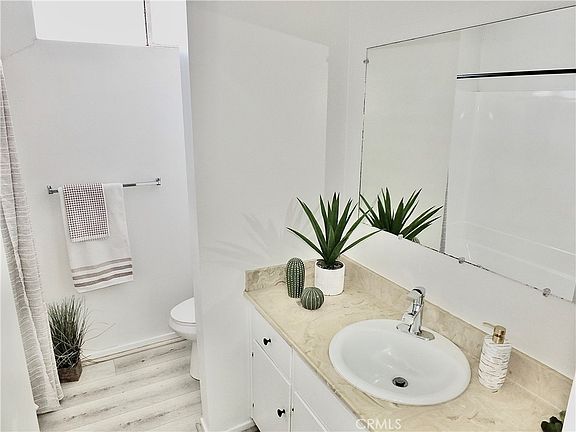 5th image of 545 Chestnut Ave APT 203