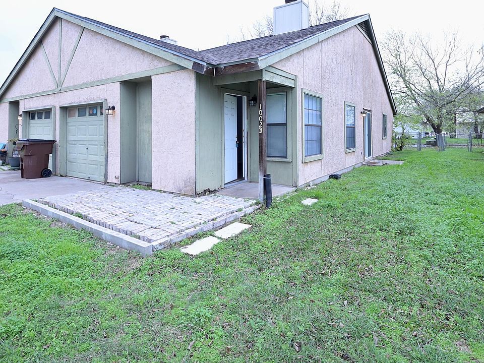 1st image of 1002B Crockett St #B