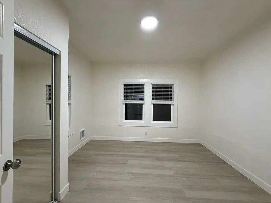 71 10th Street — Photo 3