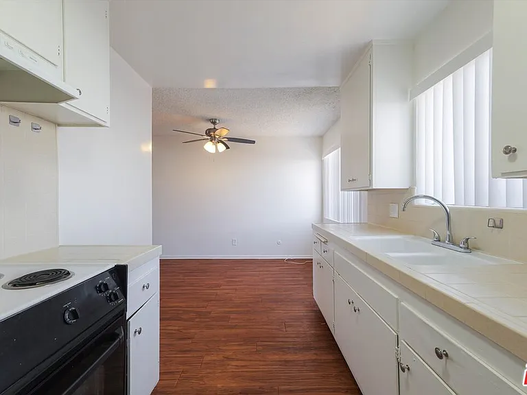 Kitchen/Dining #2