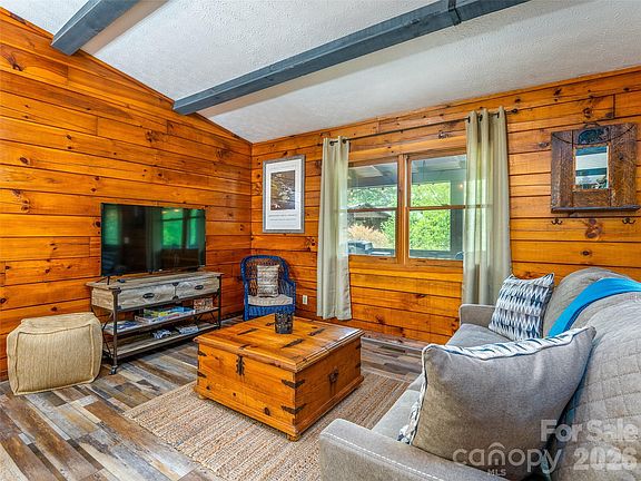 5th image of 154 Cedarwood Dr