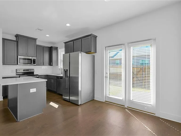 6433 Scudders Dr — Photo 9