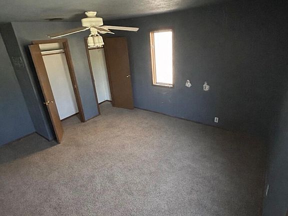 4th image of 975 S Malang Rd