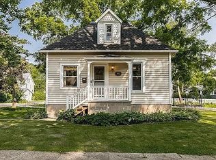 303 6th Ave NW, Mount Vernon, IA 52314