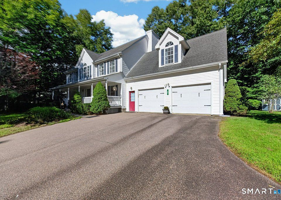 1st image of 28 Tanglewood Drive