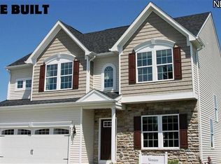 Meadowbrook Ct, Amherst, OH 44001