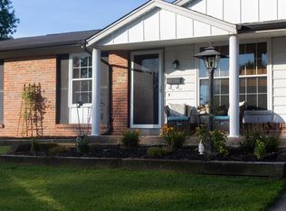 936 Shamrock Dr, Hazelwood, MO 63042
