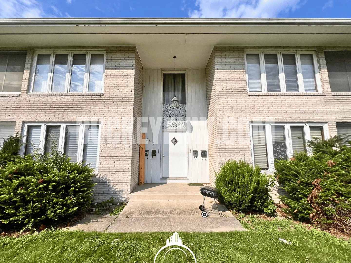 2420 Eastgate — Photo 2