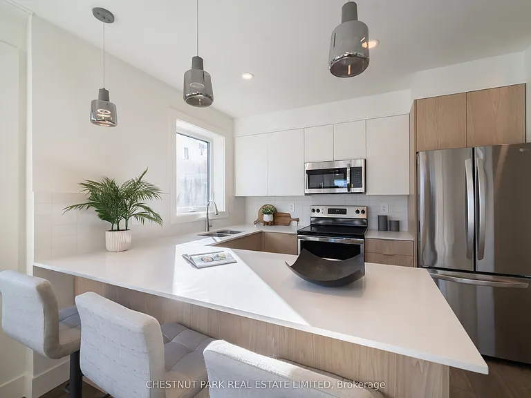 1470 Avenue Rd #4 — Photo 3