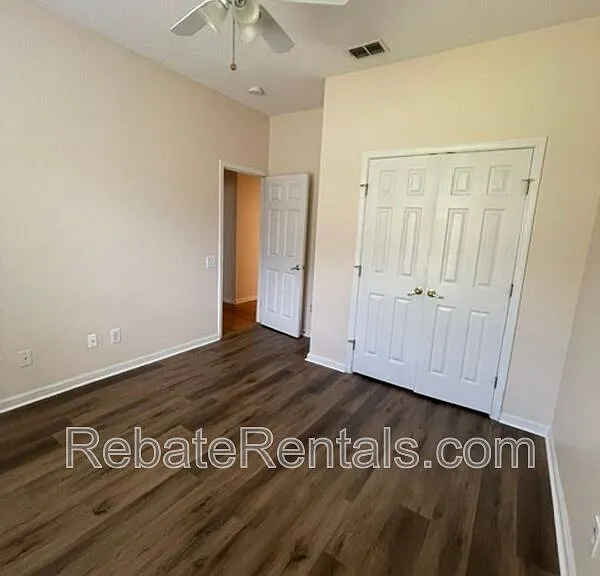 8907 Hampton Landing Dr E — Photo 52