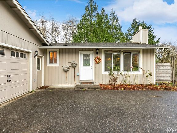 3rd image of 2447 Aspen St SE