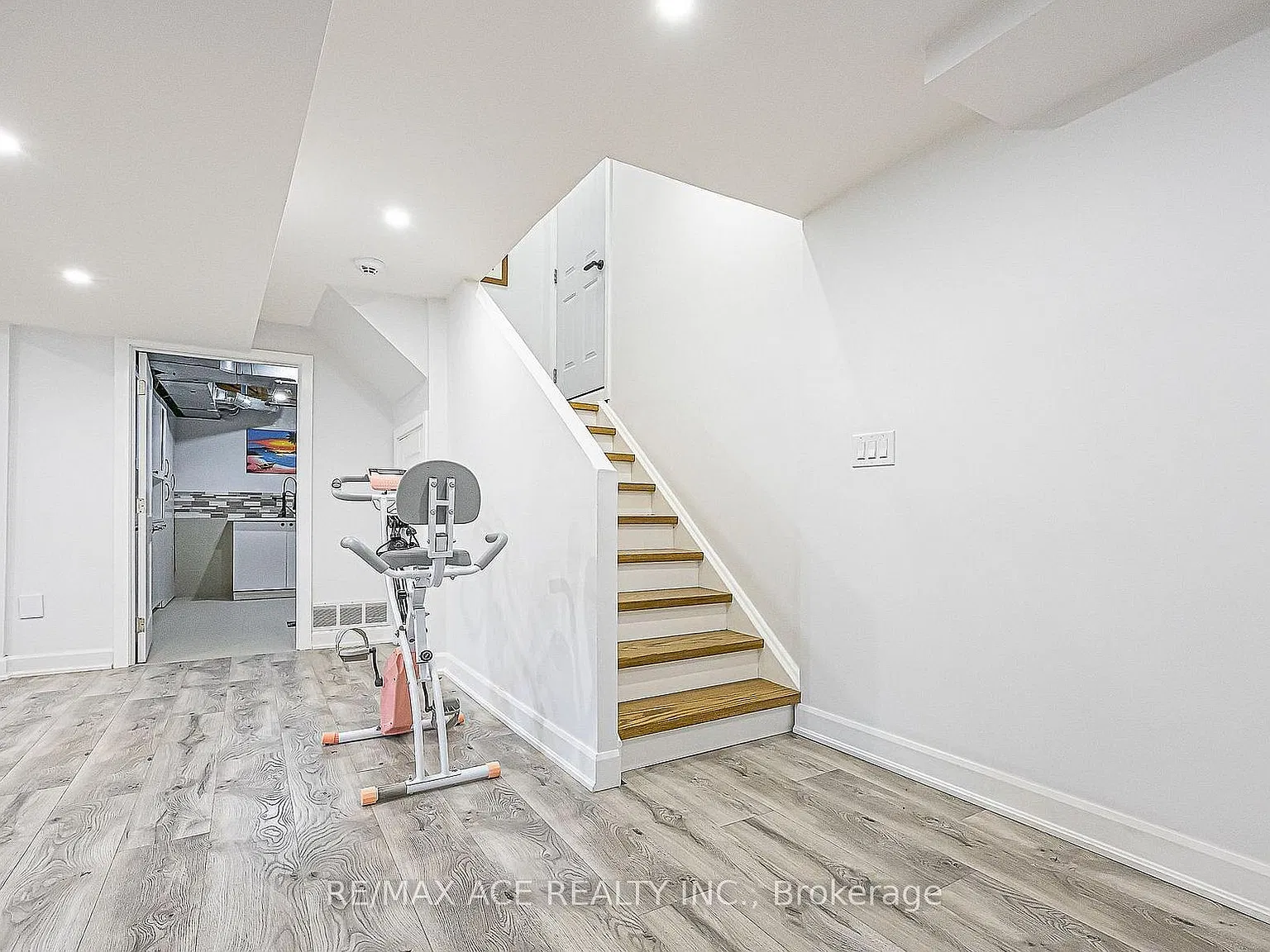 Studio, $1,700 — Photo 2