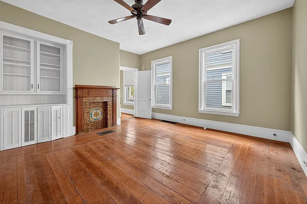 3 bed, 1.5 bath, 1223 sqft, $4,200 — Photo 3