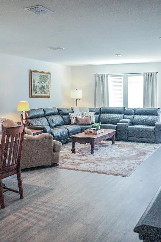 3 bed, 2.0 bath, 1479 sqft, $1,900 — Photo 4